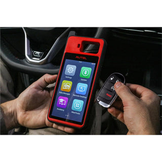 Autel MaxiIM KM100 : Advanced Key and Immobilizer Programming tablet with 2 programmable keys